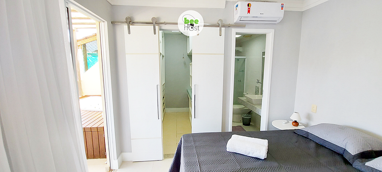 Duplex com banheira e vista mar - COSTE0100