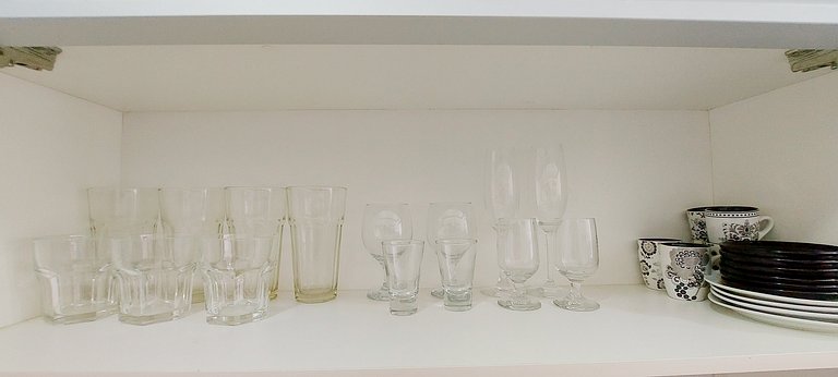 ONCAR0111 - Well located bedroom and living room