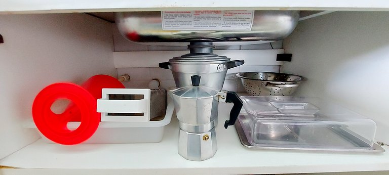 ONCAR0111 - Well located bedroom and living room