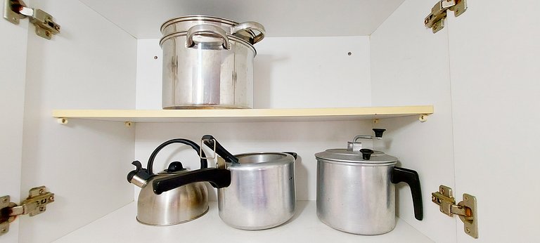 ONCAR0111 - Well located bedroom and living room