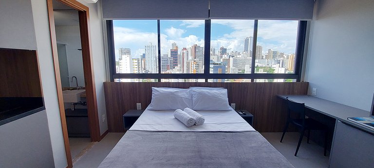 Completo, pertinho da praia da Barra - COBAR0121