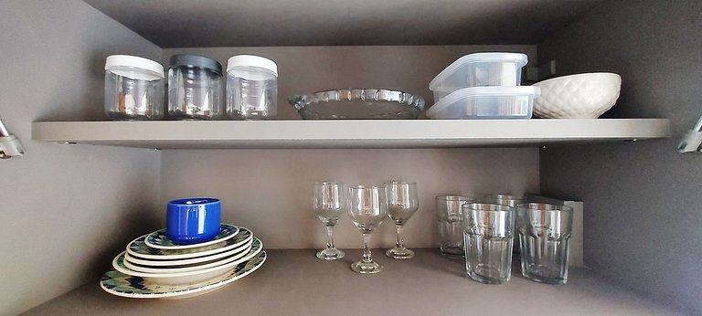 Completo, pertinho da praia da Barra - COBAR0121