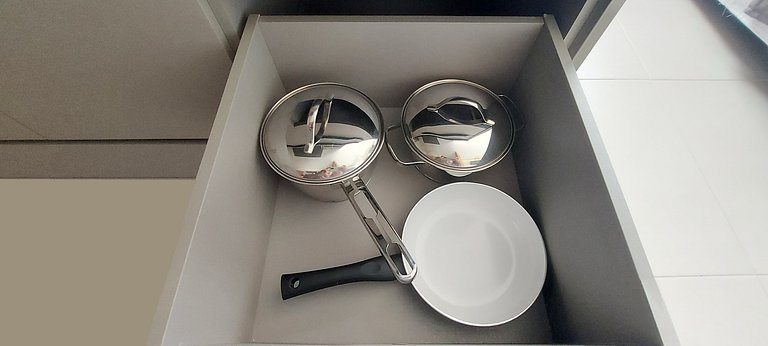 Completo, pertinho da praia da Barra - COBAR0121