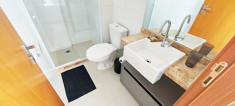 Completo, pertinho da praia da Barra - COBAR0121