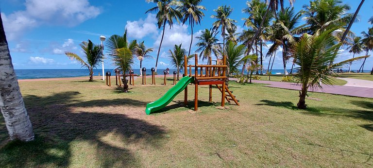 Duplex com banheira e vista mar - COSTE0100