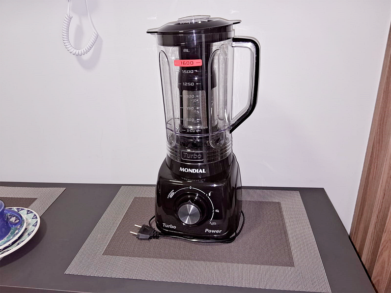 Completo, pertinho da praia da Barra - COBAR0121