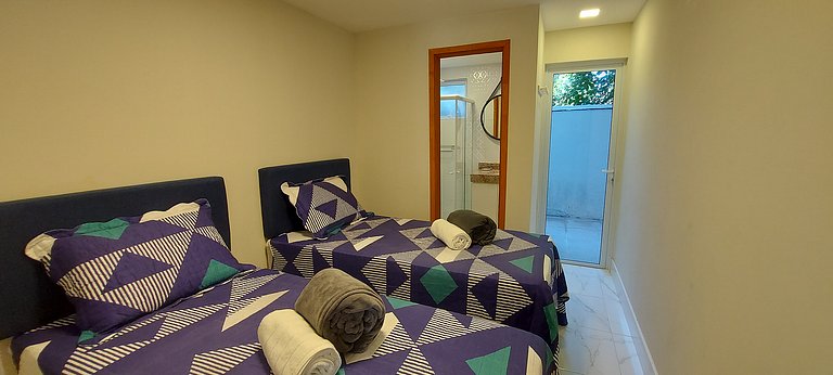 ONIMB0100 - Air-conditioned with gourmet balcony