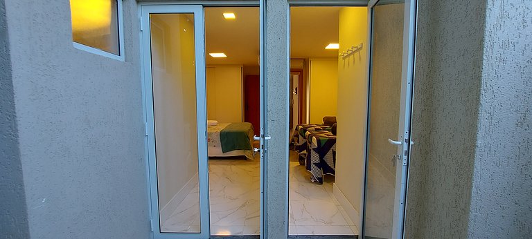 ONIMB0100 - Air-conditioned with gourmet balcony