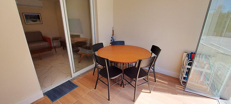 ONIMB0100 - Air-conditioned with gourmet balcony