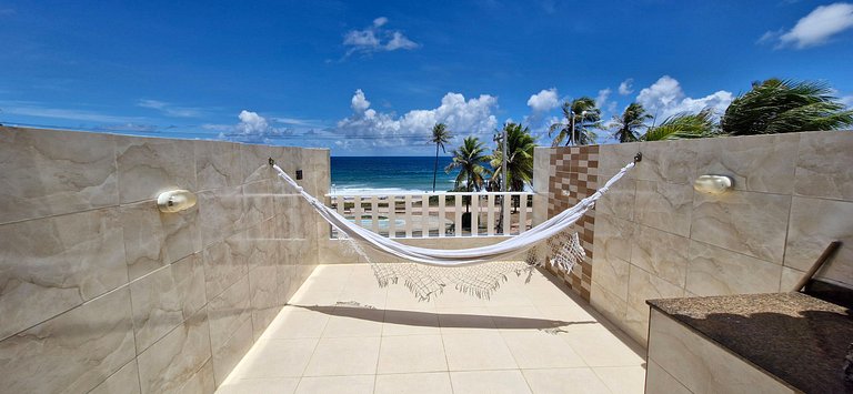 Frente mar em condomínio com piscina COSTE0108