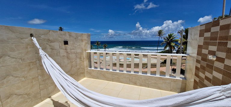 Frente mar em condomínio com piscina COSTE0108