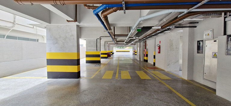 Bien decorado, con gran balcón - COOND0121