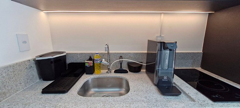 Bien decorado, con gran balcón - COOND0121