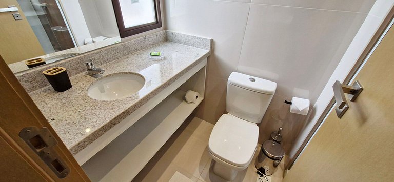 COOND0121 - Bien decorado, con amplio balcón.