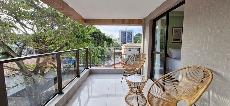 Bien decorado, con gran balcón - COOND0121