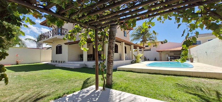 COJAU0104 - Jardim, piscina com cascata e conforto