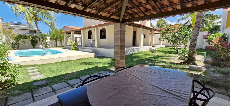 COJAU0104 - Jardim, piscina com cascata e conforto