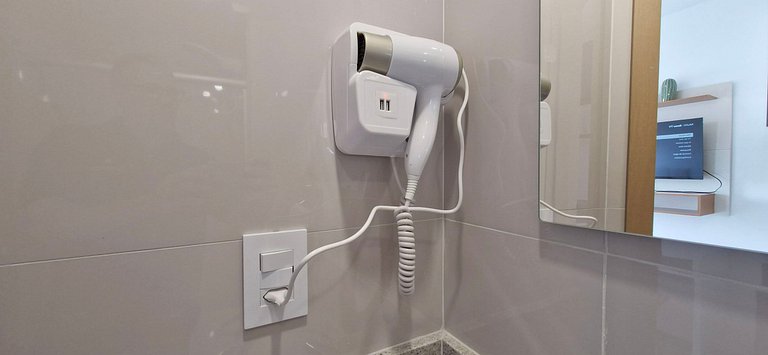 COFDR0105 - Compact and well decorated