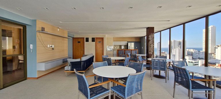 COGRA0104 - Queen bed and balcony at Graça Prime