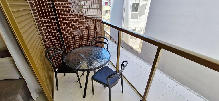 Cama queen y balcón en Graça Prime - COGRA0104