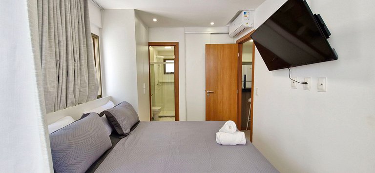 Cama queen e varanda no Graça Prime - COGRA0104