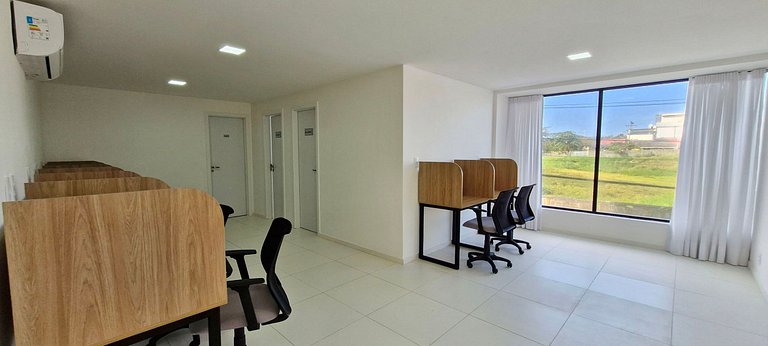 Moderno con piscina y gimnasio - COSTE0111