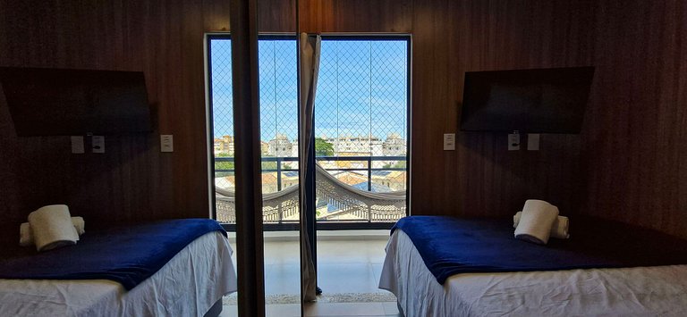 Moderno con piscina y gimnasio - COSTE0111