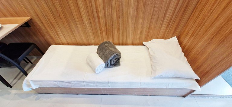 Moderno con piscina y gimnasio - COSTE0111