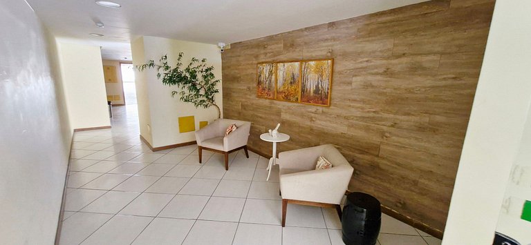 Quarto y sala con balcón en Armação - COARM0110