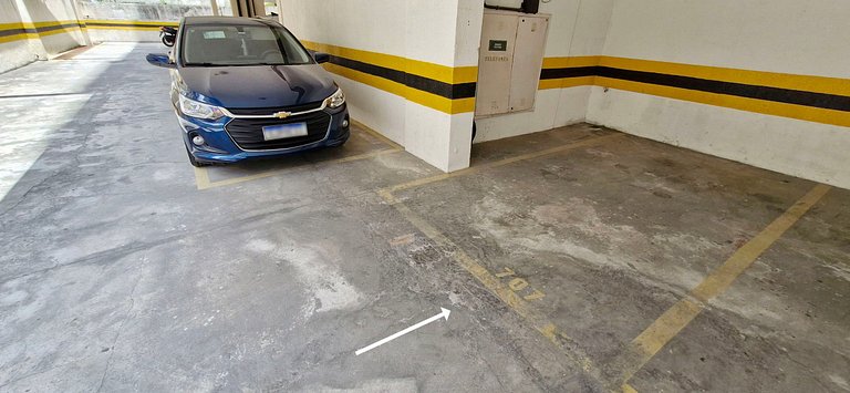 Quarto e sala com varanda em Armação - COARM0110