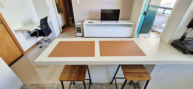 Quarto e sala com varanda em Armação - COARM0110