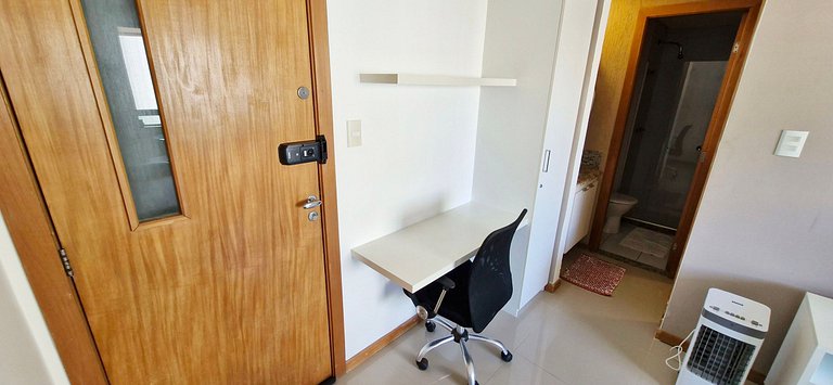 Quarto y sala con balcón en Armação - COARM0110