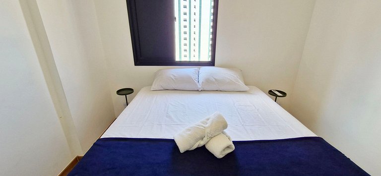 Quarto y sala con balcón en Armação - COARM0110