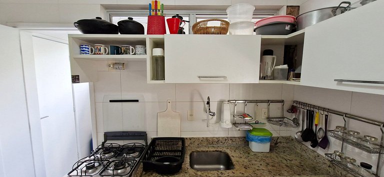 Muy cerca del Carnaval, 6 personas - COAPI0100