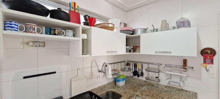 Muy cerca del Carnaval, 6 personas - COAPI0100