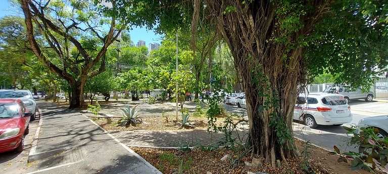 Dois quartos a 5min do Shopping Barra - COBAR0148